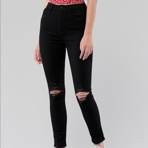 Holister high rise black crop jeans size 5